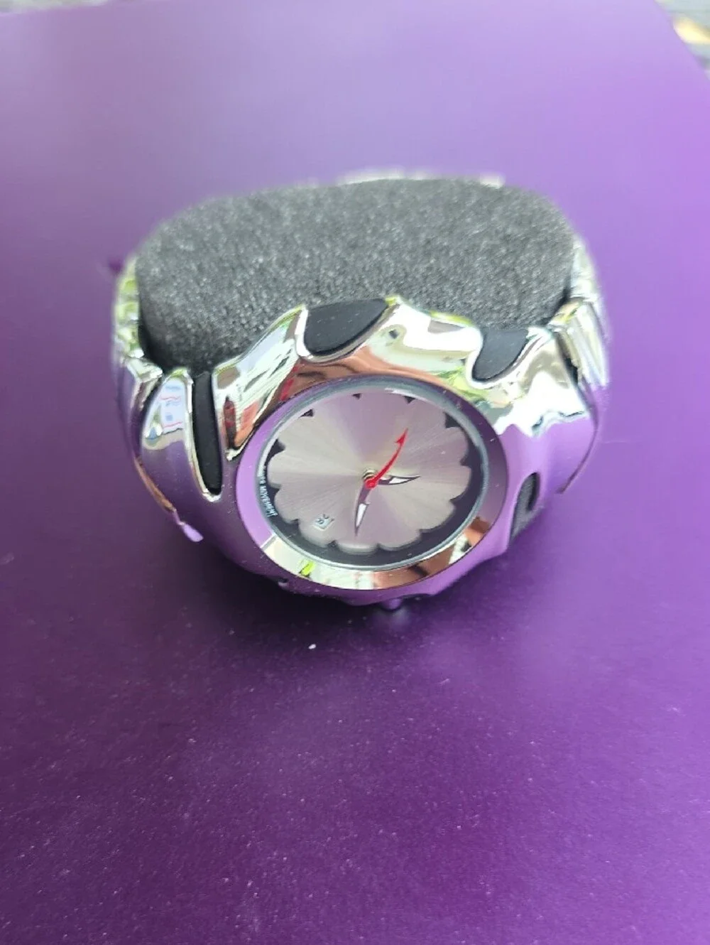 179. Silver and Black Bright Silver Dial Sport Watch